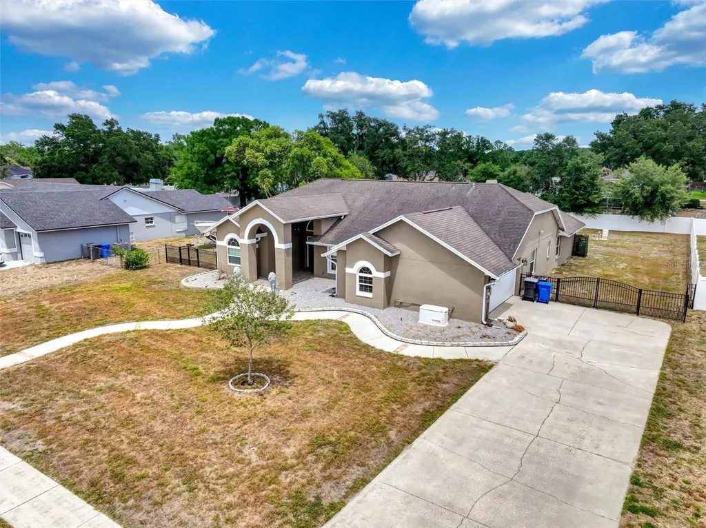 12229 Langshaw Drive Thonotosassa FL 33592