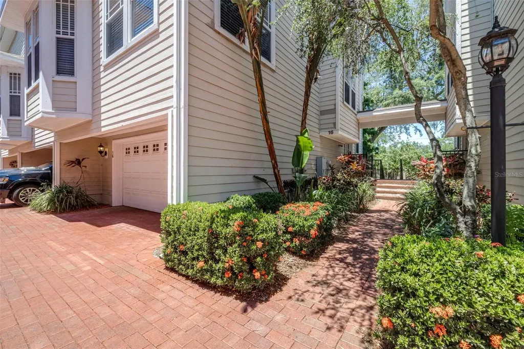 3315 W De Leon Street Tampa FL 33609
