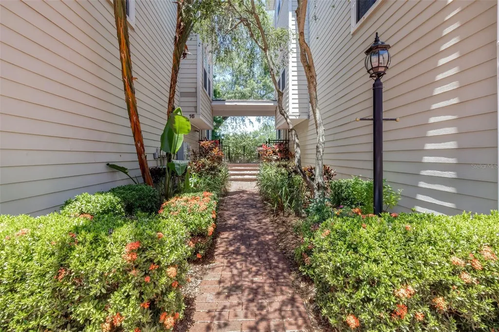 3315 W De Leon Street Tampa FL 33609