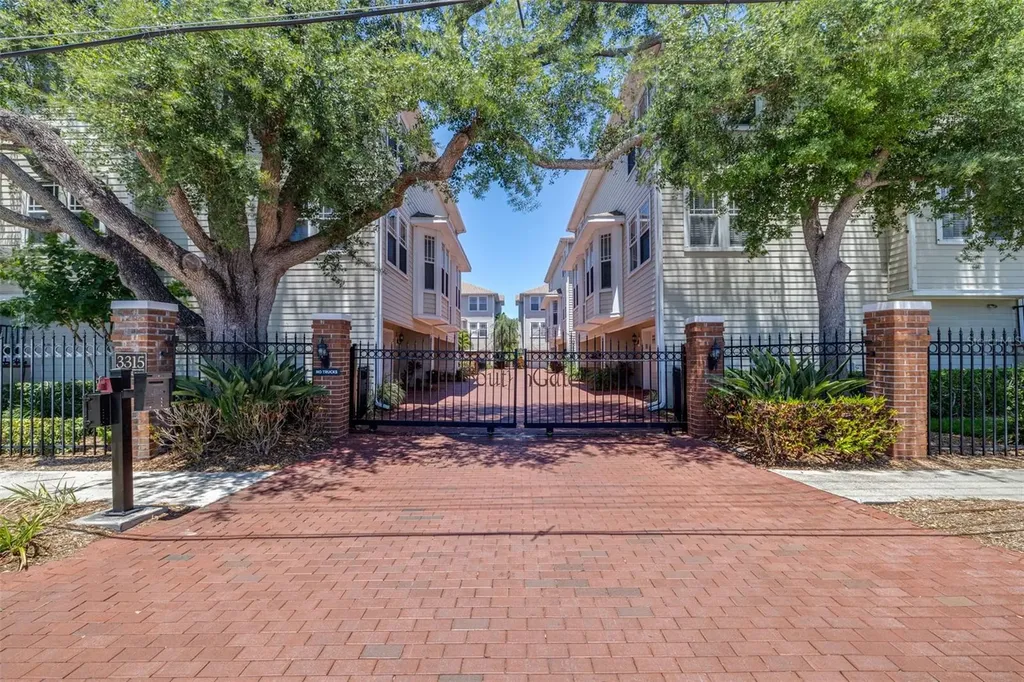 3315 W De Leon Street Tampa FL 33609