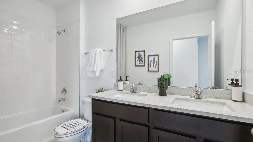 5295 Berry Bay Avenue Wimauma FL 33598