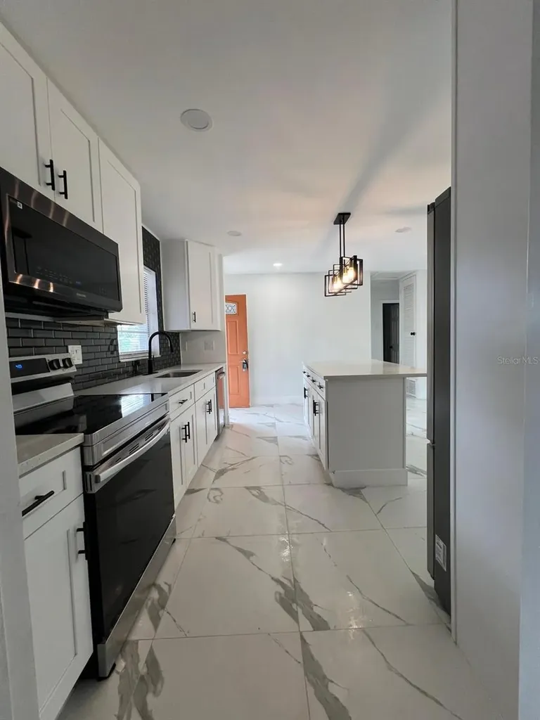 603 65th Avenue W Bradenton FL 34207