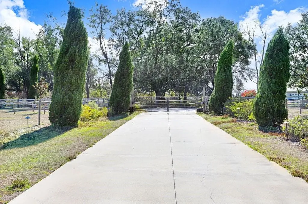 11634 Davis Pool Road Seffner FL 33584