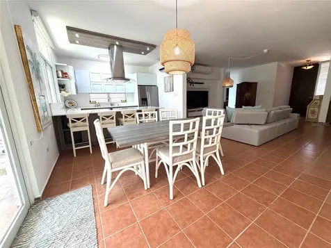 693 North Coast Village Vega Alta PR 00692