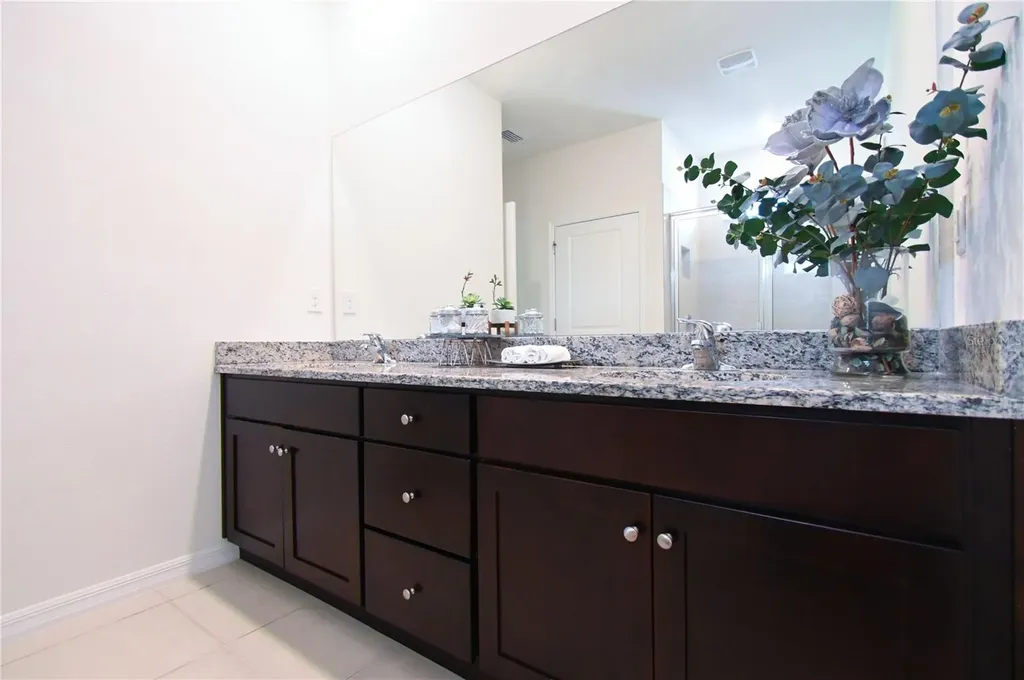1052 Manzanar Place Wesley Chapel FL 33543