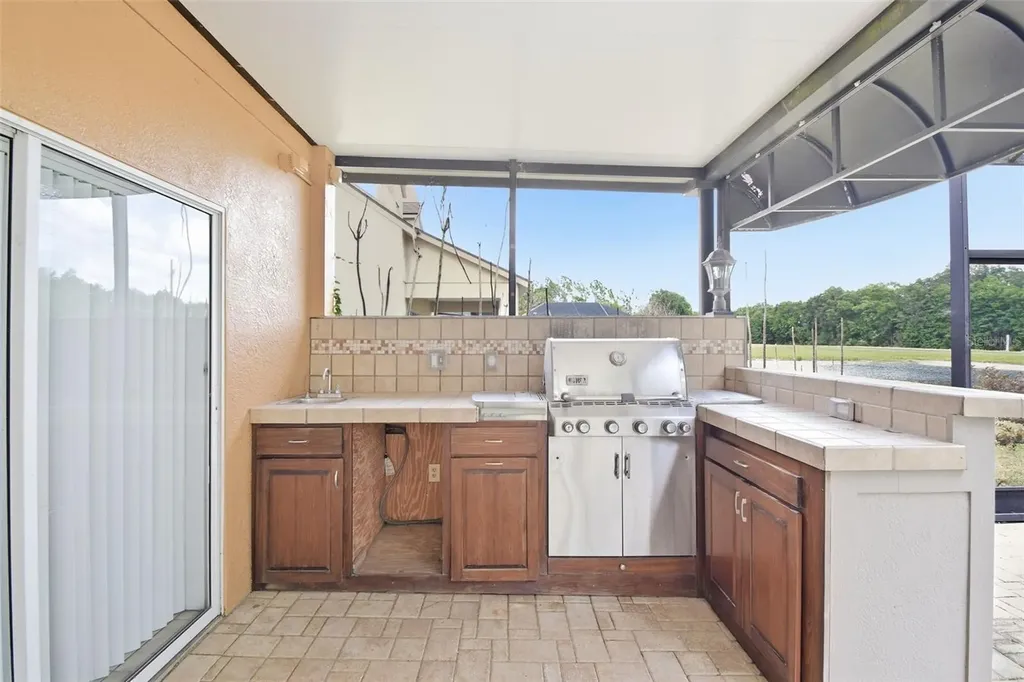 6409 Bridgecrest Drive Lithia FL 33547