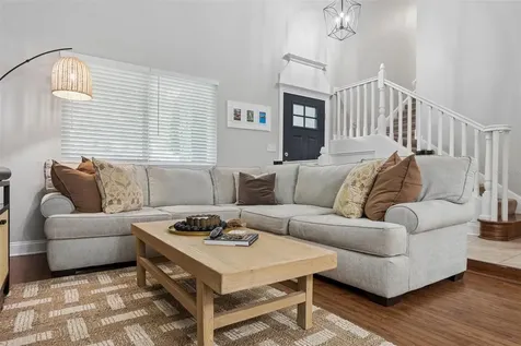 2728 Lakeville Drive Tampa FL 33618