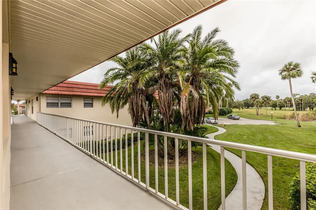 5 Vista Palm Lane Vero Beach FL 32962