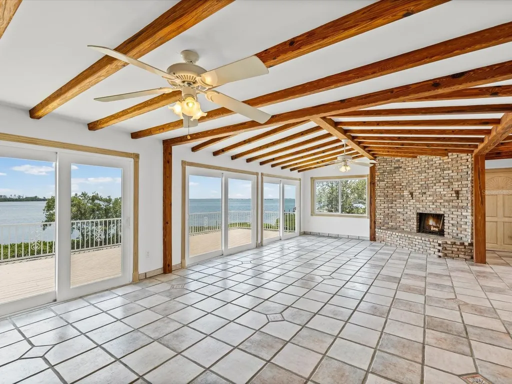 1647 Sea Breeze Drive Tarpon Springs FL 34689