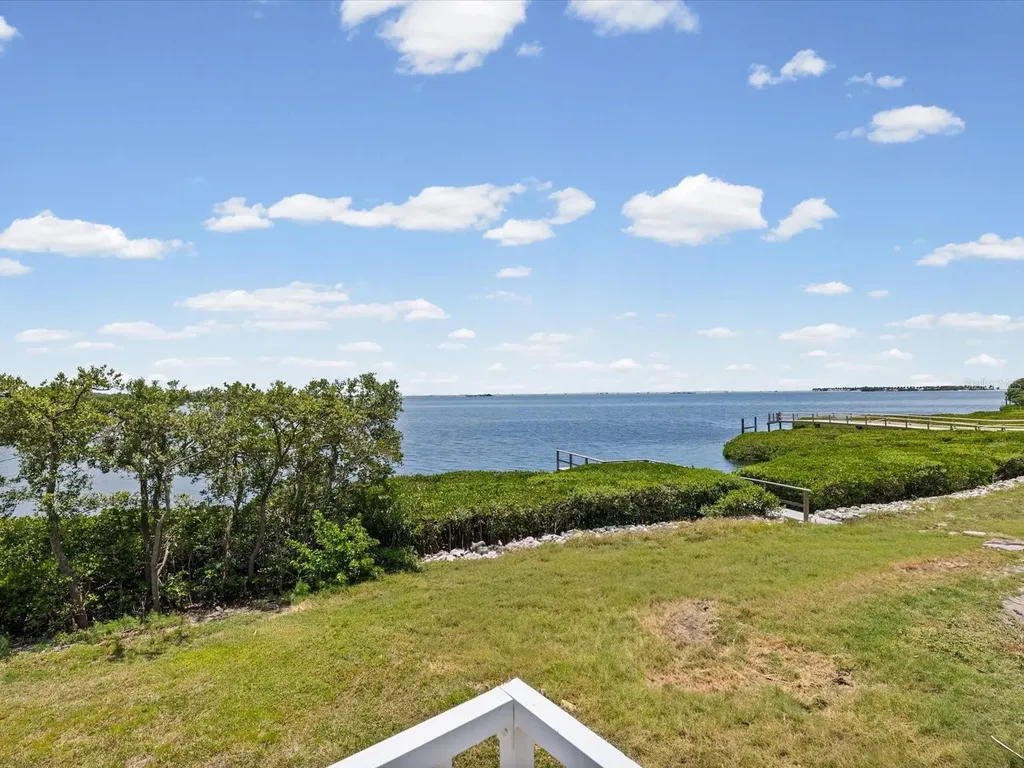 1647 Sea Breeze Drive Tarpon Springs FL 34689
