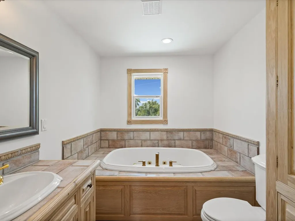 1647 Sea Breeze Drive Tarpon Springs FL 34689