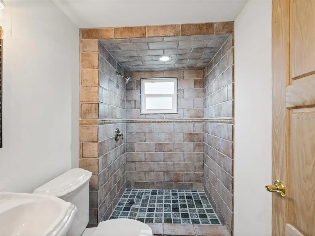 1647 Sea Breeze Drive Tarpon Springs FL 34689