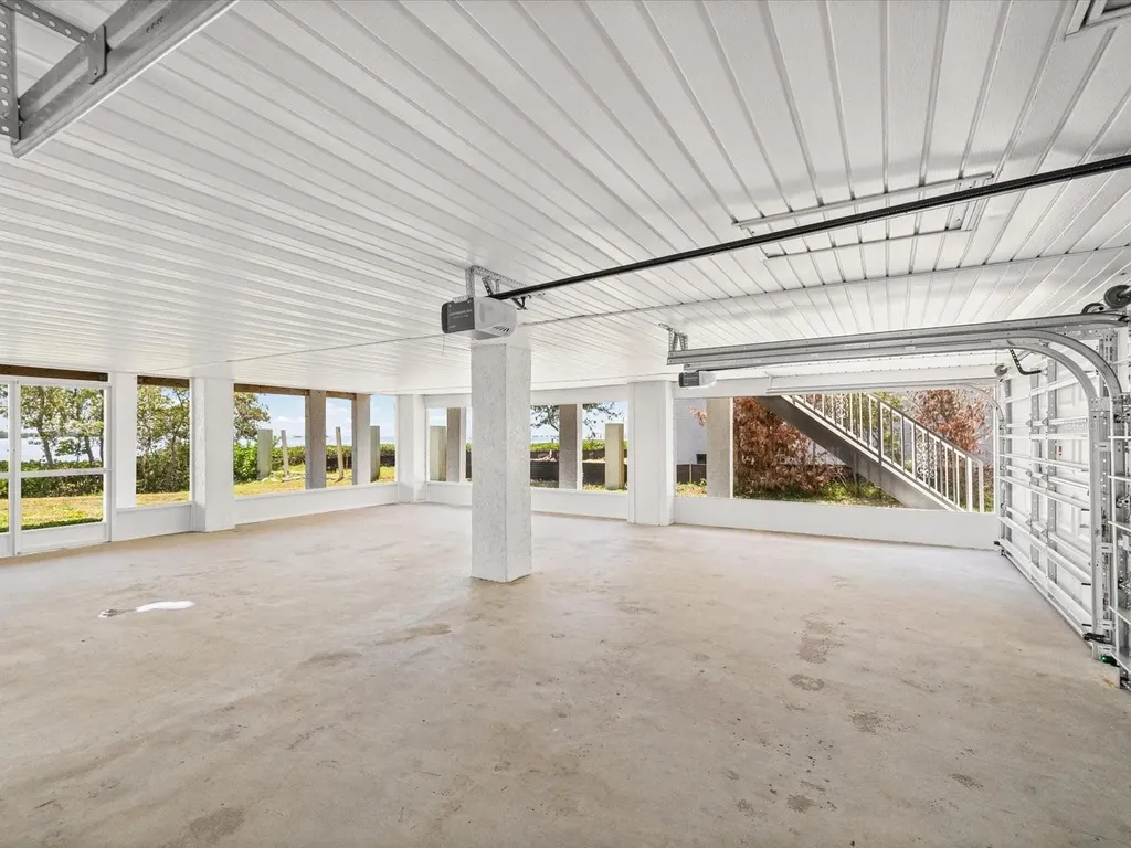 1647 Sea Breeze Drive Tarpon Springs FL 34689
