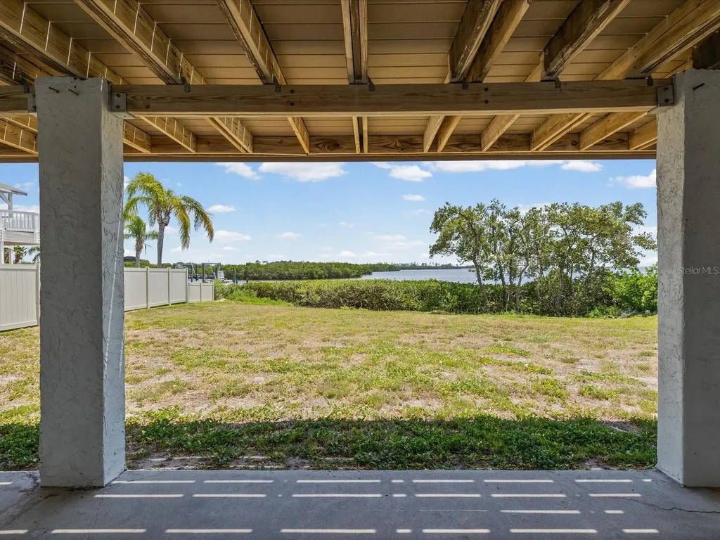 1647 Sea Breeze Drive Tarpon Springs FL 34689
