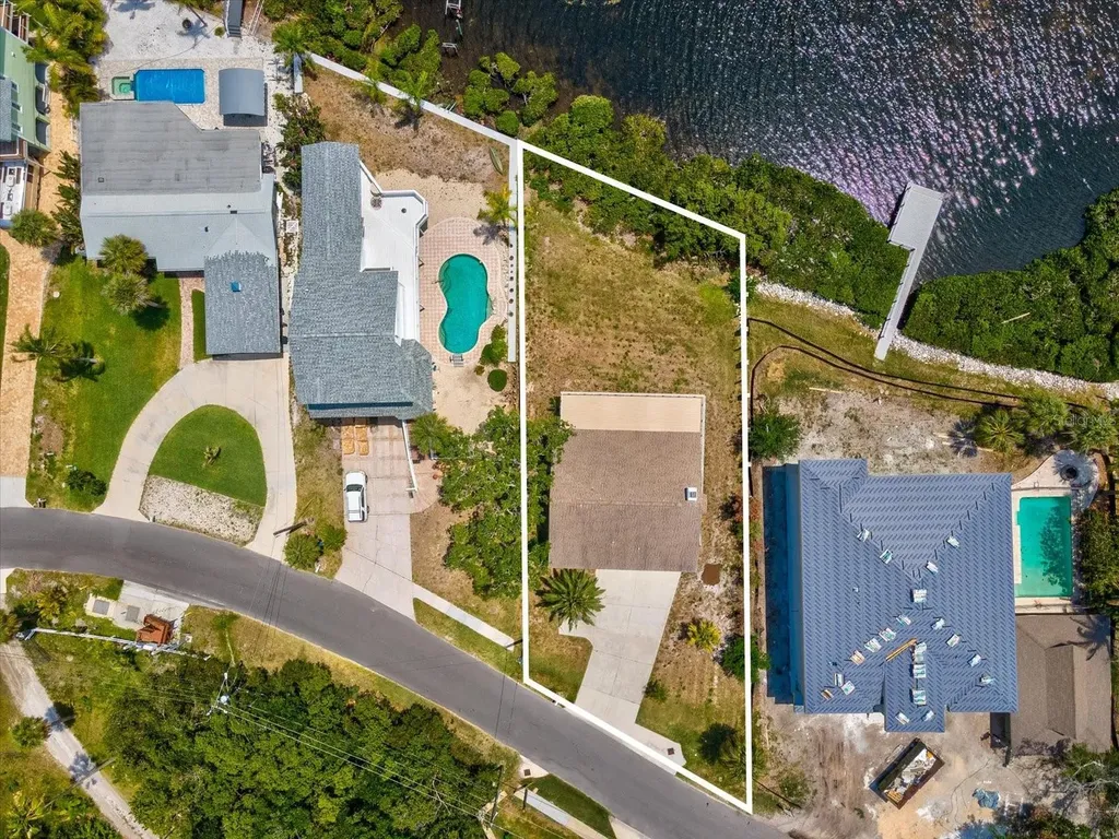 1647 Sea Breeze Drive Tarpon Springs FL 34689