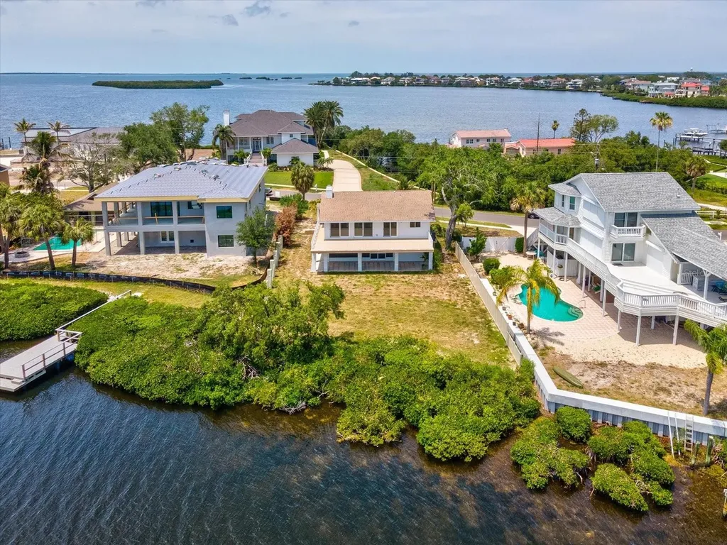 1647 Sea Breeze Drive Tarpon Springs FL 34689