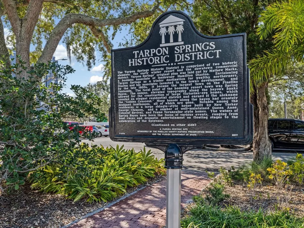 1647 Sea Breeze Drive Tarpon Springs FL 34689