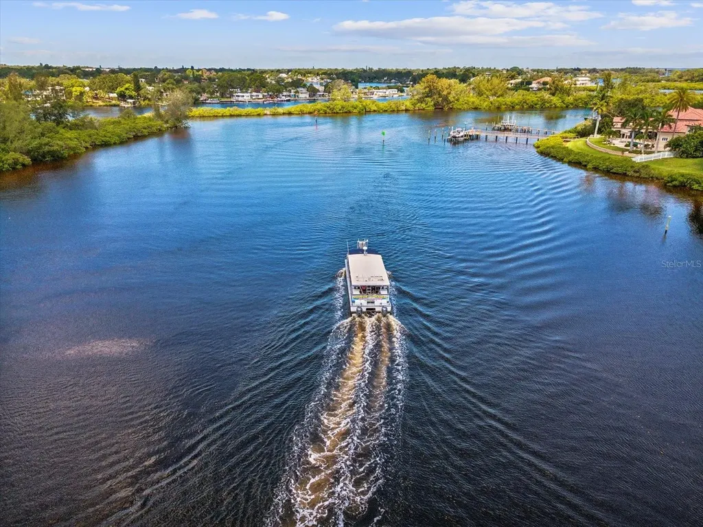 1647 Sea Breeze Drive Tarpon Springs FL 34689