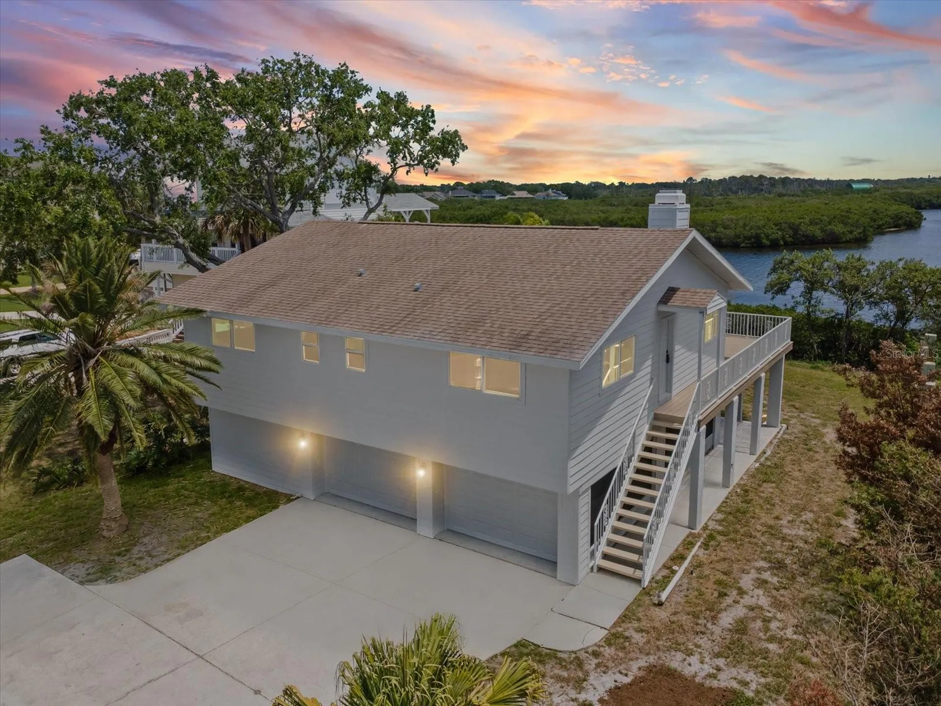 1647 Sea Breeze Drive Tarpon Springs FL 34689