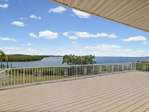 1647 Sea Breeze Drive Tarpon Springs FL 34689