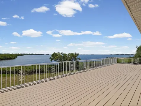 1647 Sea Breeze Drive Tarpon Springs FL 34689