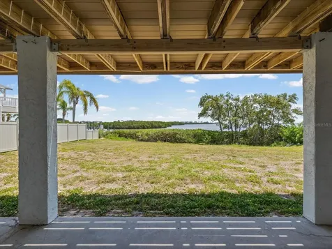1647 Sea Breeze Drive Tarpon Springs FL 34689