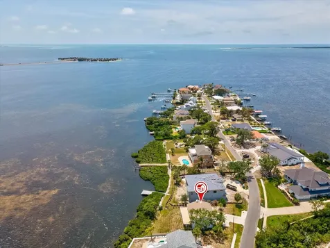 1647 Sea Breeze Drive Tarpon Springs FL 34689