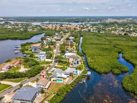 1647 Sea Breeze Drive Tarpon Springs FL 34689