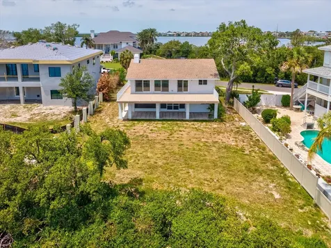 1647 Sea Breeze Drive Tarpon Springs FL 34689