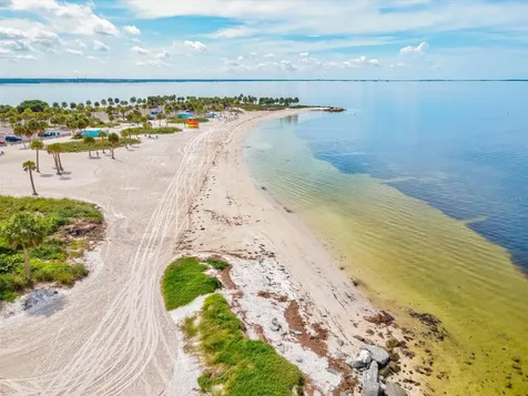1647 Sea Breeze Drive Tarpon Springs FL 34689