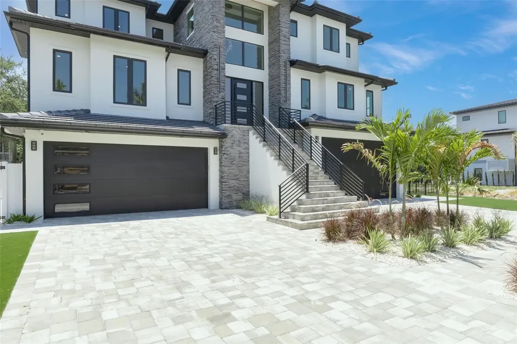 6012 Kipps Colony Drive E Gulfport FL 33707