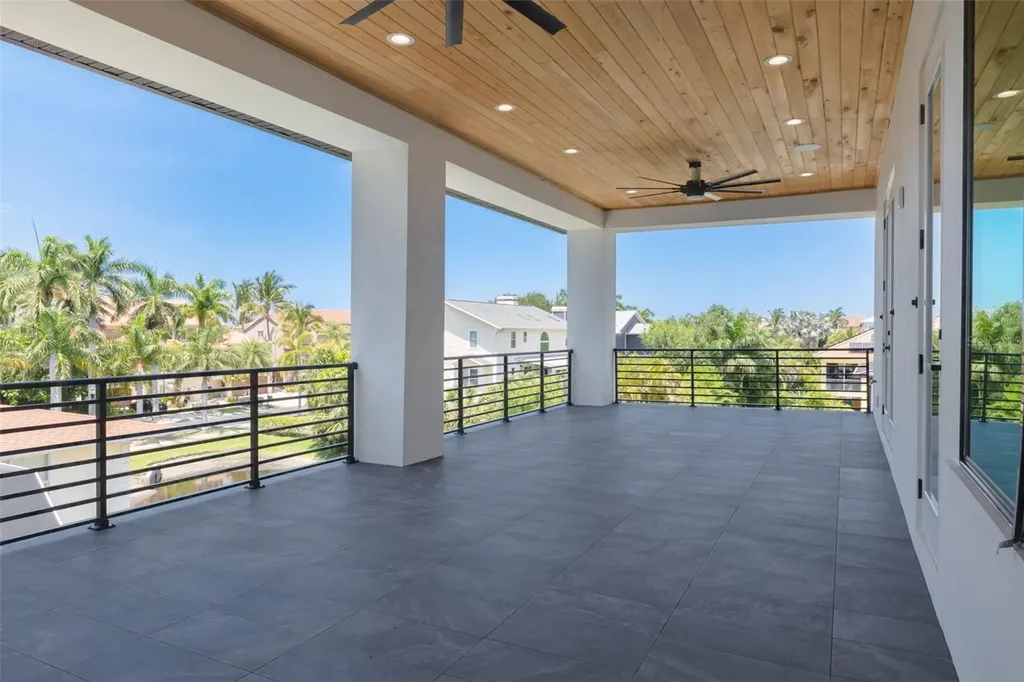 6012 Kipps Colony Drive E Gulfport FL 33707