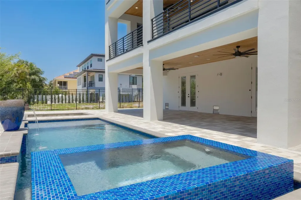 6012 Kipps Colony Drive E Gulfport FL 33707