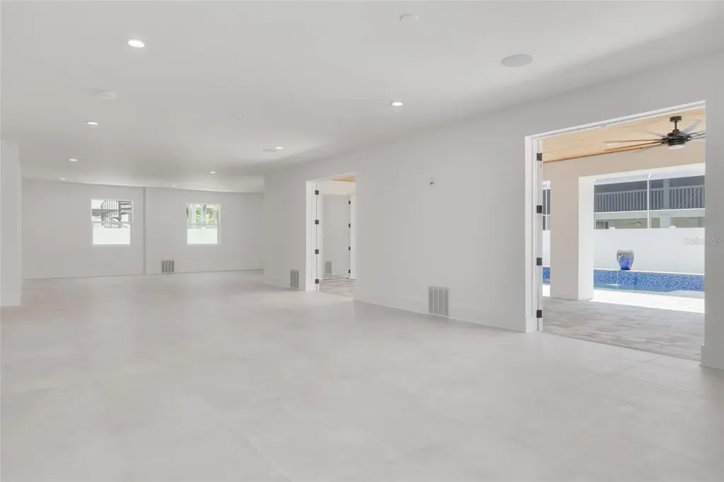 6012 Kipps Colony Drive E Gulfport FL 33707
