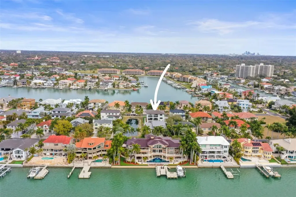 6012 Kipps Colony Drive E Gulfport FL 33707