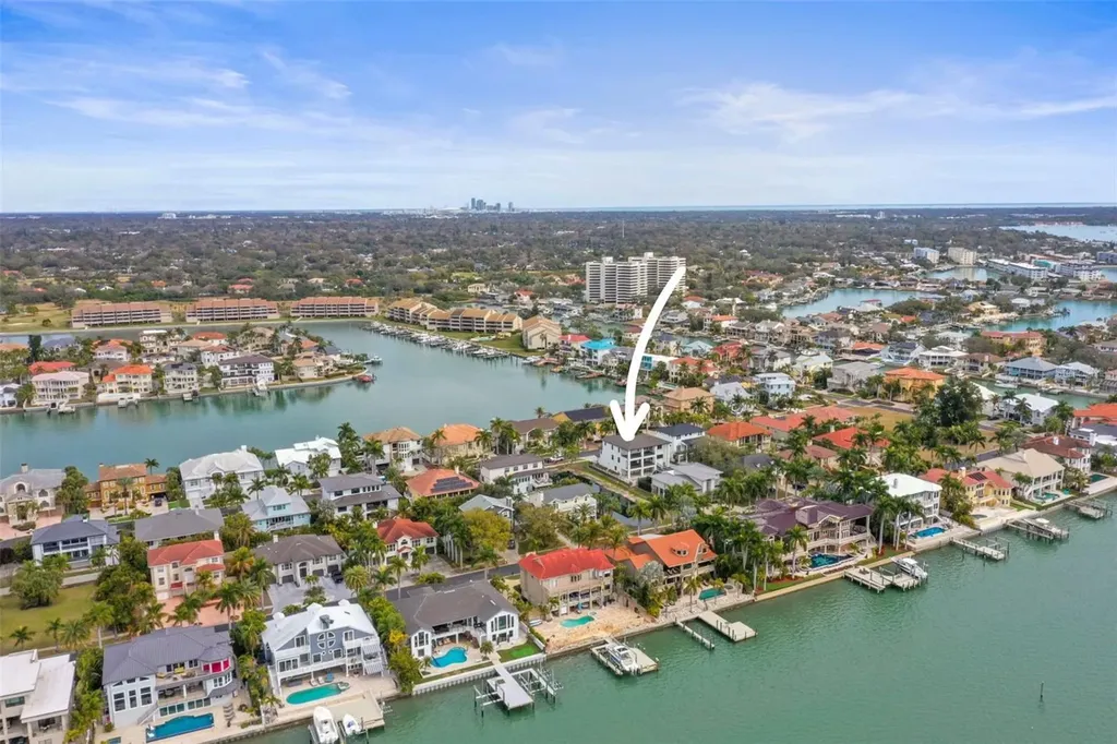 6012 Kipps Colony Drive E Gulfport FL 33707