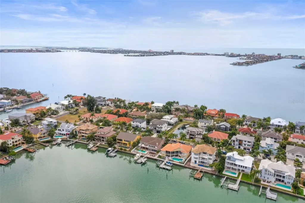 6012 Kipps Colony Drive E Gulfport FL 33707