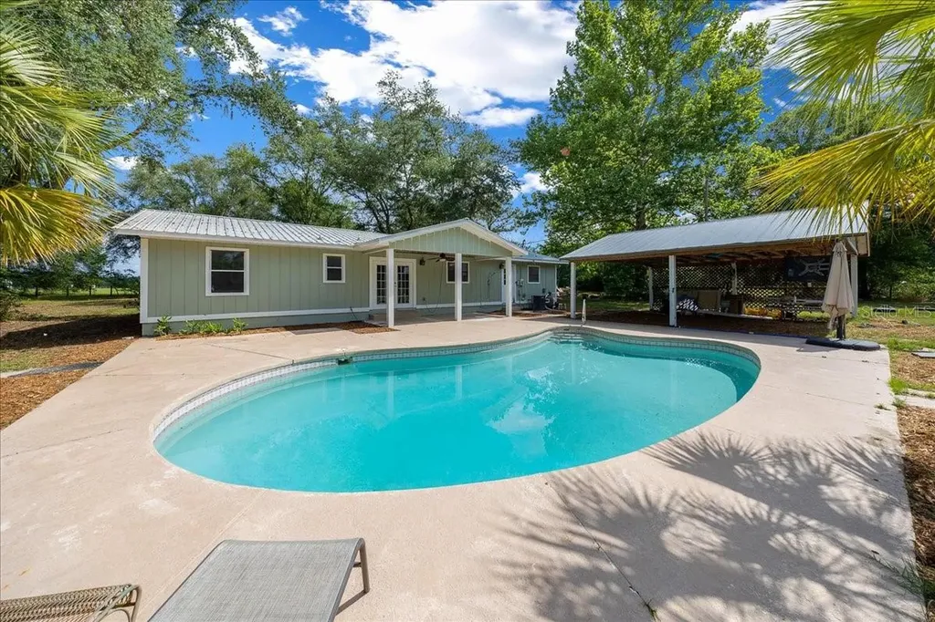 1869 SW 32nd Place Bell FL 32619