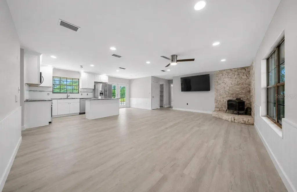 1869 SW 32nd Place Bell FL 32619