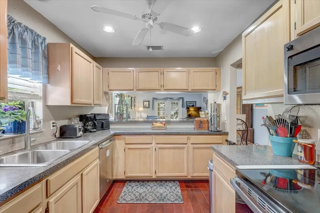 222 Glenwood Avenue Osprey FL 34229