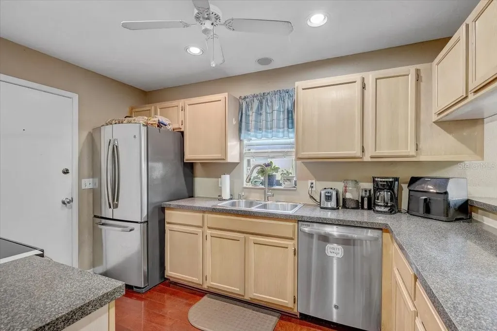 222 Glenwood Avenue Osprey FL 34229