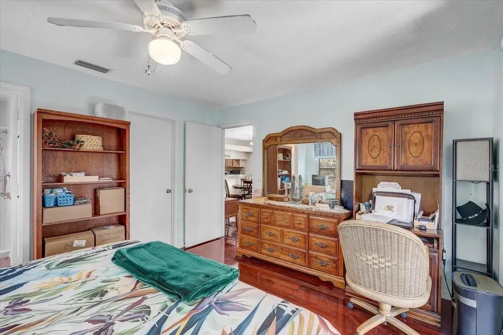 222 Glenwood Avenue Osprey FL 34229