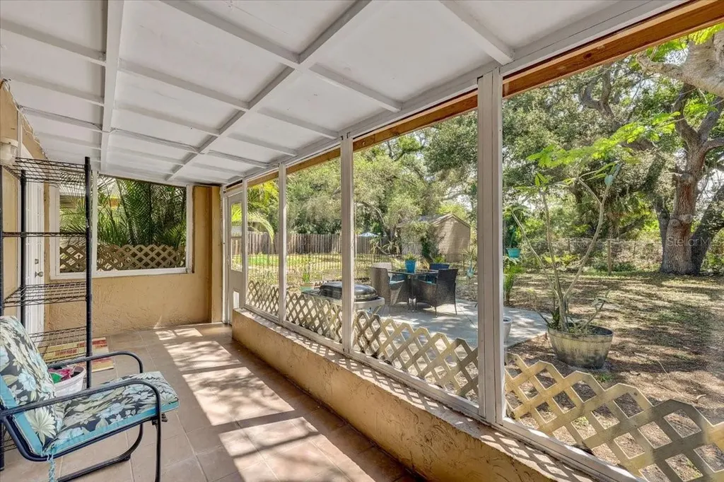 222 Glenwood Avenue Osprey FL 34229