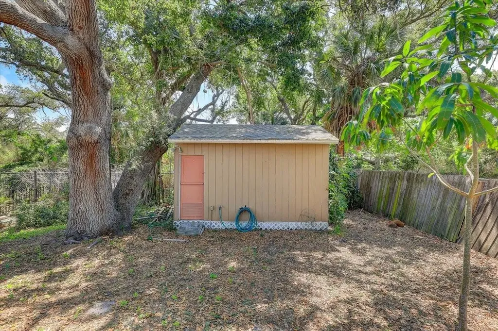 222 Glenwood Avenue Osprey FL 34229