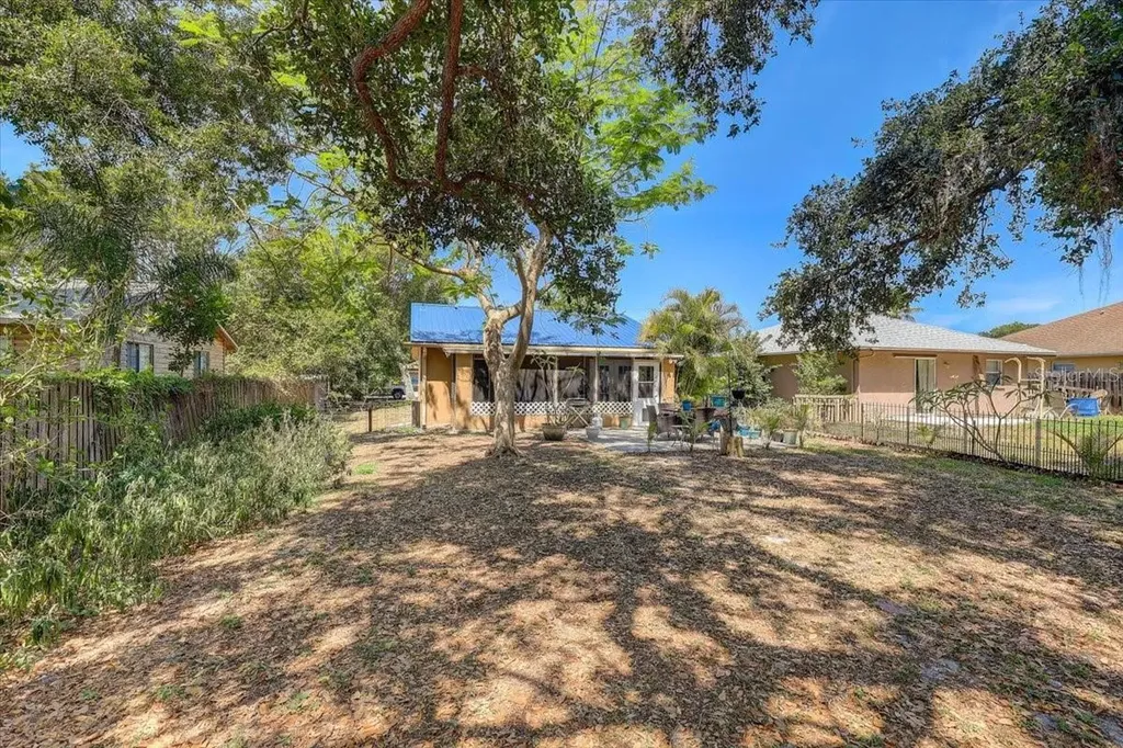 222 Glenwood Avenue Osprey FL 34229