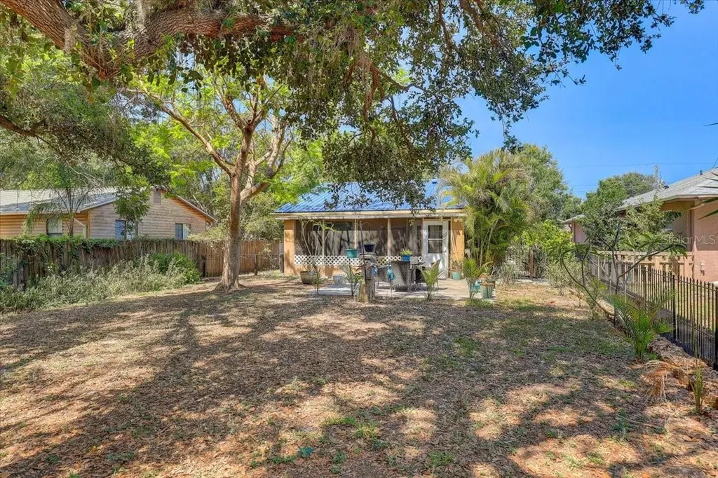 222 Glenwood Avenue Osprey FL 34229