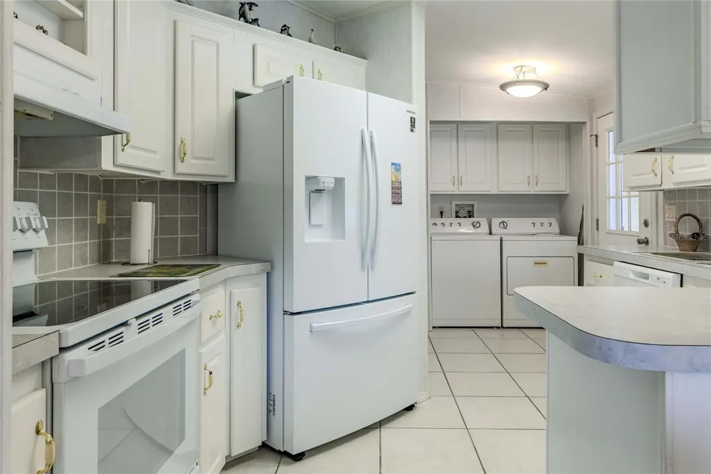 2100 Kings Highway Port Charlotte FL 33980