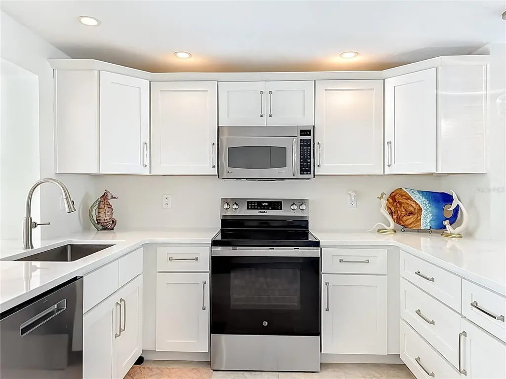 307 68th Holmes Beach FL 34217