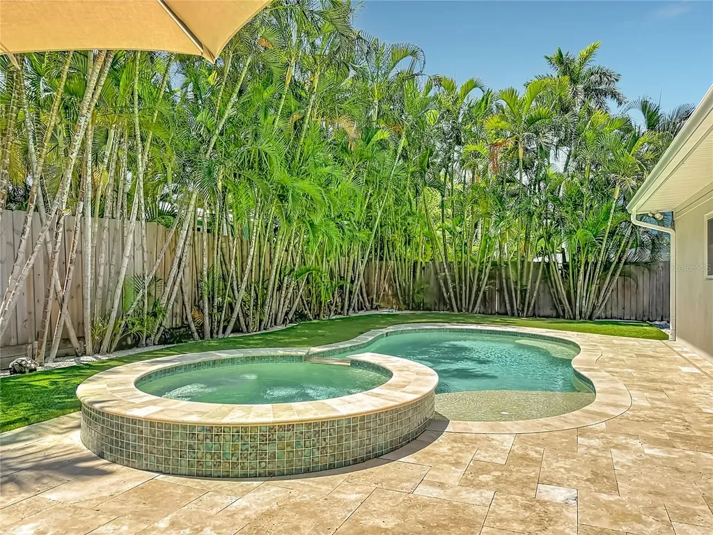 307 68th Holmes Beach FL 34217