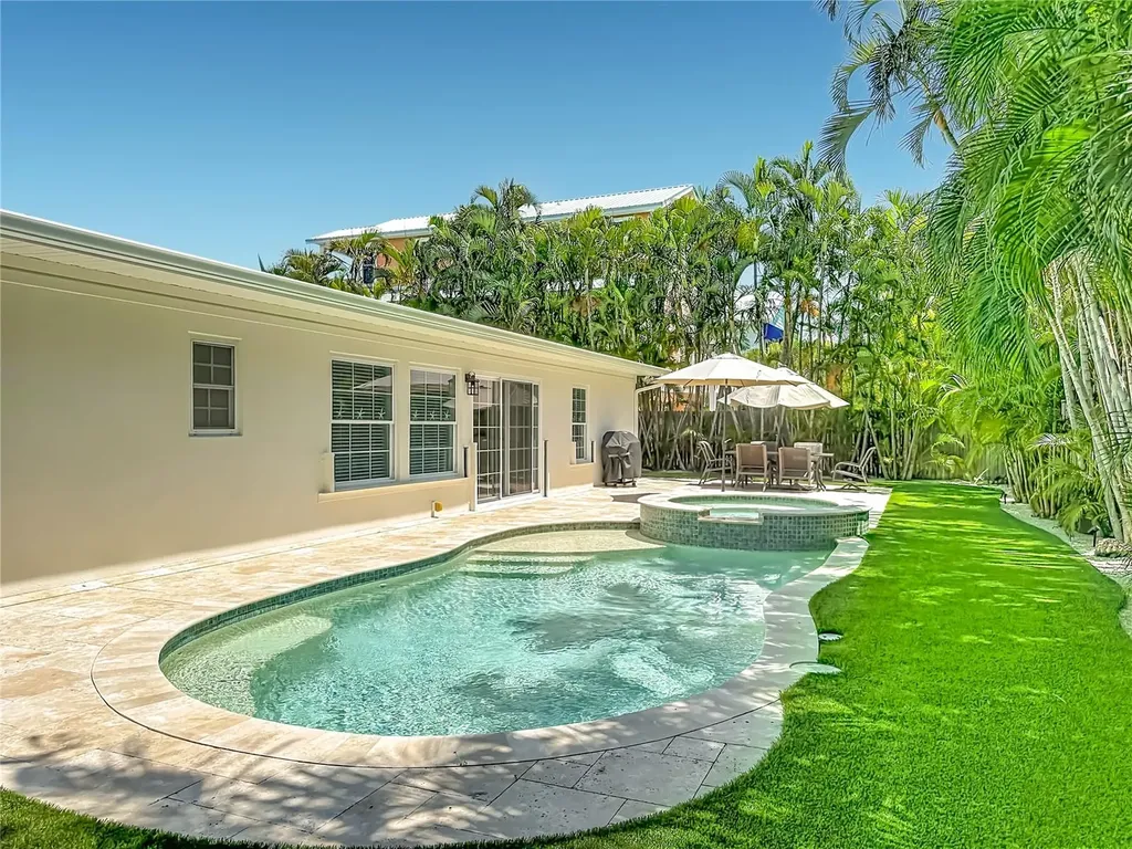 307 68th Holmes Beach FL 34217